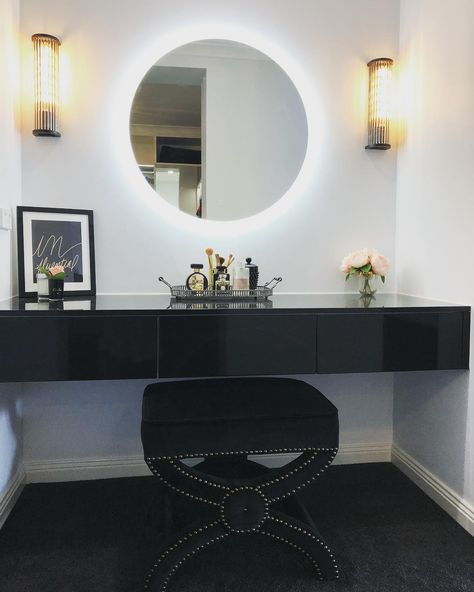 Shop this Instagram.mention.comment from @vouchinteriors Black Vanity Table, Makeup Vanity Ideas, Vanity Goals, Black Makeup Vanity, Vanity Table With Lights, Small Vanity Table, Vanity Set Up, Vanity Table Vintage, Mirrored Vanity Table