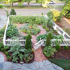 Colonial-Style Cottage Garden Zone 5 Cottage Garden Plans, Stone Wall Garden Flower Beds, Maine Flower Garden, Perennial Cottage Garden Plans, Cottage Garden Border Plan, Colonial Garden, Japanese Garden Design, Cottage Garden Plants, Cottage Garden Design