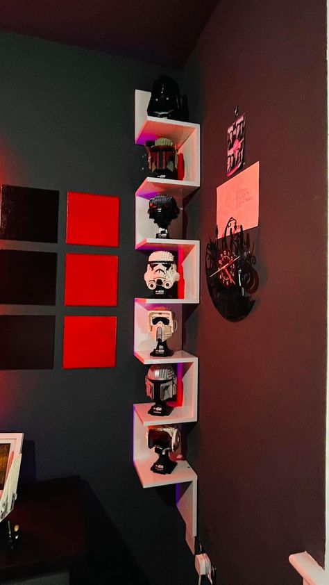 Star Wars Minifigures Display, Nerdy Decor Aesthetic, Star Wars Home Aesthetic, Lego Helmet Display Ideas, Minimalist Nerdy Decor, Nerd Man Cave, Nerdy Wall Decor, Funko Pop Storage Ideas, Video Game Collection Display