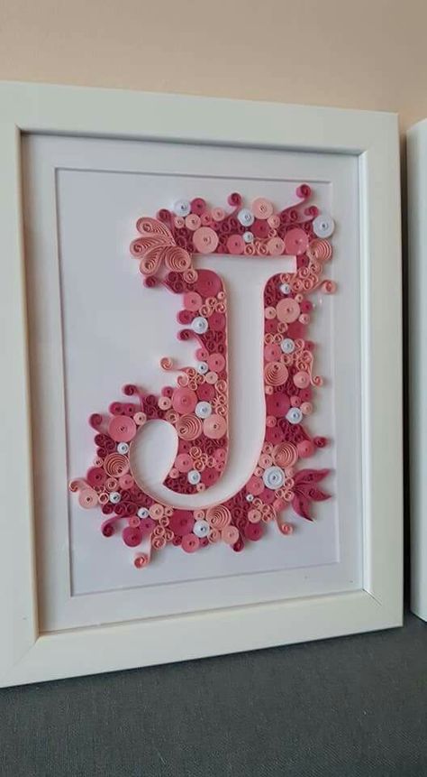 Quilling Gift Ideas, Room Inspo Baddie, Bedroom 90s, Fun Origami, Diy Quilling Crafts, Quilling Flower Designs, Quilling Letters, Kitchen Lighting Ideas, Paper Quilling Tutorial