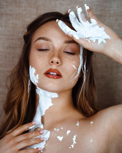 Face Paint Portrait Photography, White Paint On Body Photography, Paint Portrait Photography, White Themed Photoshoot, Messy Paint Photoshoot, Face Paint Photoshoot, Body Paintings Female Photoshoot, Photoshoot With Paint, Painting Photoshoot Ideas