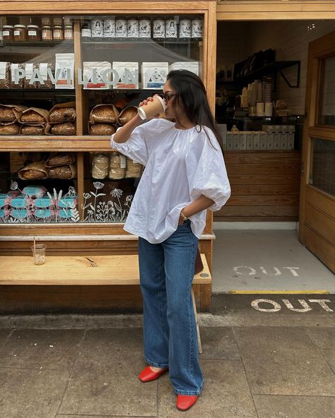 Bank holiday sunday bakery and coffee run 🥐☕️ Top: @topshop Jeans: @marksandspencerstyle Shoes: @madewell gifted Outfit linked in bio via @ltk.europe #summeroutfit #summeroutfitinspo #summer2024 Coffee Run Outfit, Casual Sunday Outfit, Midsize Summer Outfit, Madewell Outfits, 2024 Clothes, Classy Wardrobe, Sunday Outfit, Minimalist Artist, Timeless Outfits