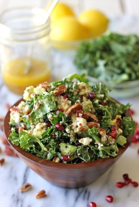 Meyer Lemon Vinaigrette, Purewow Recipes, Brunch Salad, Quinoa Recipes Healthy, Autumn Salad Recipes, Kale Quinoa Salad, Alkaline Diet Recipes, Lunch Salad, Salad Fruit