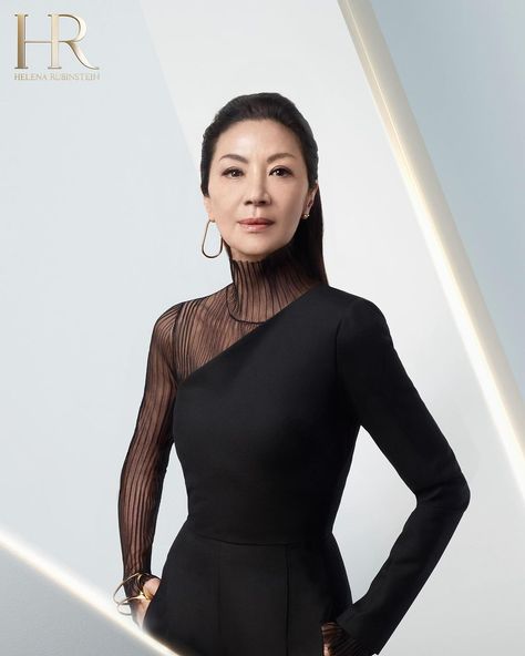 🎉 Huge congratulations to Michelle Yeoh for her incredible performance in "Everything Everywhere All at Once" and her well-deserved Golden Globes win! 🌟 Your talent and dedication continue to inspire us all. #MichelleYeoh #EverythingEverywhereAllAtOnce #GoldenGlobes Everything Everywhere All At Once, Michelle Yeoh, Golden Globes, Celebrities Female, Hollywood, Actresses, The Incredibles, Actors, Celebrities