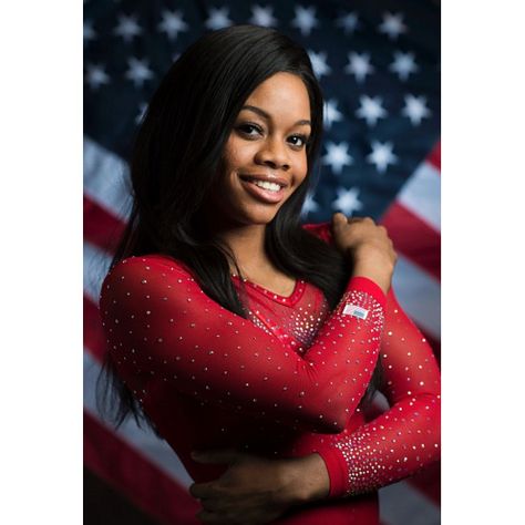 Dark Gym, Gymnastics Women, Gabrielle Douglas, Gym Poses, Famous Athletes, Women Athletes, Olympic Badminton, Gymnastics Hair, Olympic Party