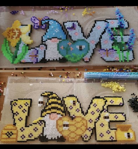 Hama Beads Christmas, 3d Perler Bead, Pearl Beads Pattern, Easy Perler Beads Ideas, Hama Beads Design, Perler Crafts, Diy Perler Bead Crafts, Hama Beads Patterns, Iron Beads