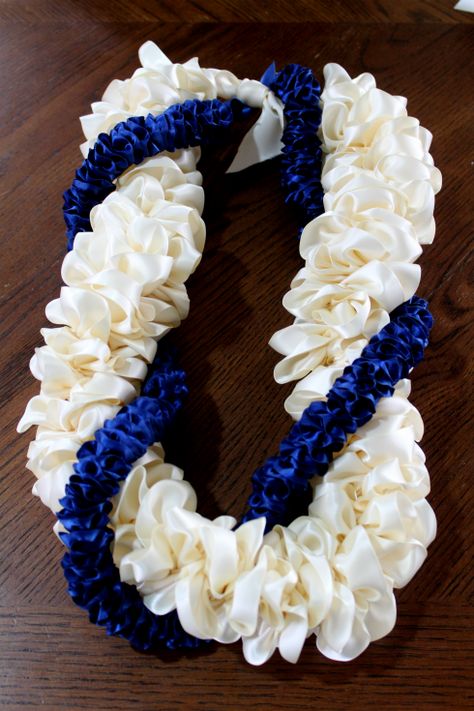 How To Make Leis, Plumeria Ribbon Lei, Hawaiian Wedding Themes, Graduation Leis Diy Ribbons, Money Lei Diy, Graduation Leis Diy, Lei Making, Candy Lei, Hawaiian Crafts