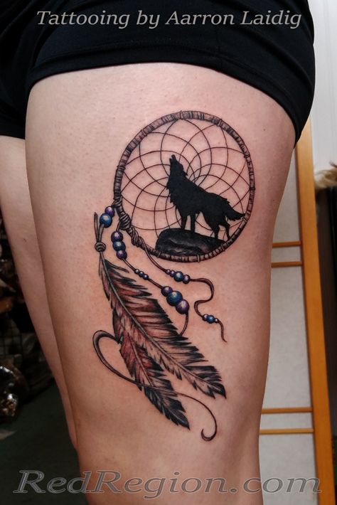 Dreamcatcher with wolf tattoo Wolf Dreamcatcher Tattoo, Good First Tattoos, Tattoo Sonne, Bohemian Tattoo, Dream Catcher Tattoo Design, Tattoo Nature, Petit Tattoo, Dream Catcher Tattoo, Wolf Tattoos