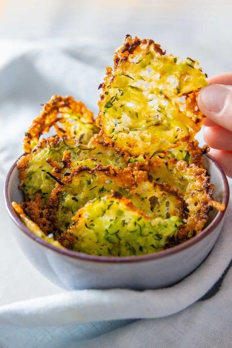 Zucchini Cheddar, Zucchini Appetizer, Zucchini Crisps, Zucchini Cheese, Keto Appetizers, Vegetable Chips, Parmesan Crisps, Crispy Cheese, Cheesy Zucchini