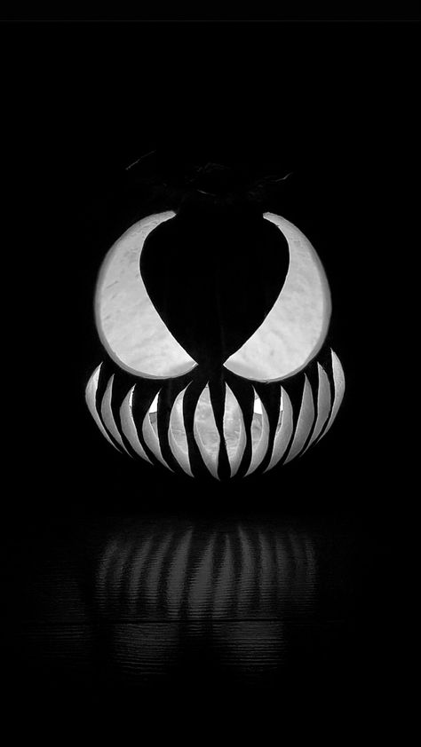 Venom Pumkin Carving, Plague Doctor Pumpkin Carving, Venom Jack O Lantern, Venom Pumpkin Carving Stencil, Pumpkin Carving Ideas Venom, Venom Pumpkin Painting, Venom Pumpkin Carving, Venom Pumpkin, Cute Painted Pumpkin Ideas