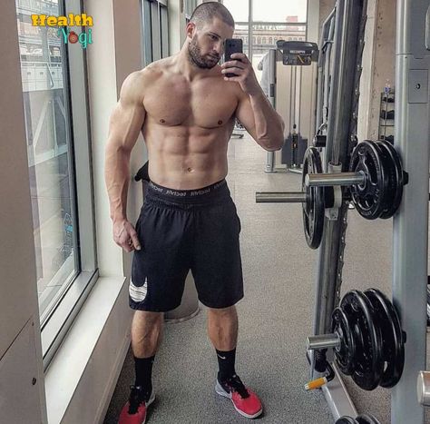 Trening Sztuk Walki, Taking A Selfie, Ripped Body, Muscular Men, Body Inspiration, Muscle Men, Male Body, Fitness Training, Fitness Goals