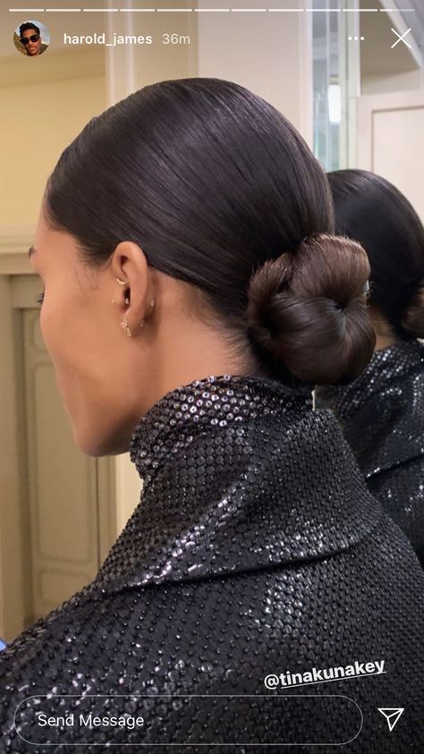 Sleek Bun For Wedding, Low Bun With Veil, Bun Tutorial For Short Hair, Bun With Veil, Corporate Hairstyles, Sleek Hair Bun, Sleek Bun Tutorial, Bun Hairstyles For Prom, Hair Bun Ideas