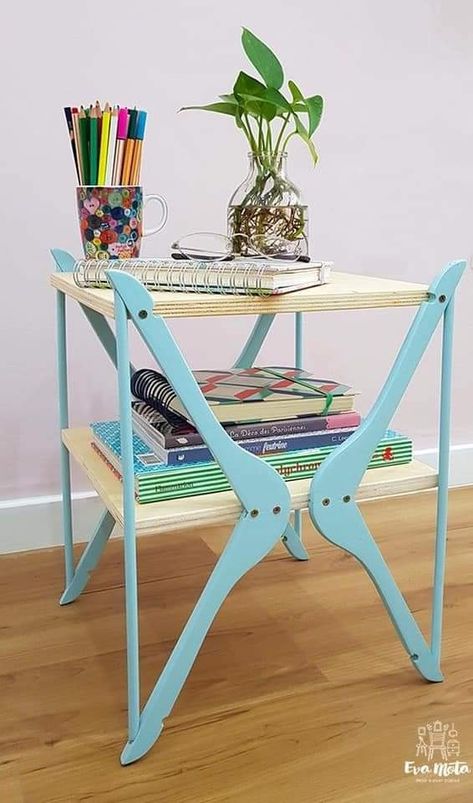 Upcycled Furniture Before And After, Upcycle Wood, Baby Mobil, Upcycled Furniture Diy, Diy Holz, Upcycled Home Decor, Table Cafe, Diy Coffee Table, Household Furniture