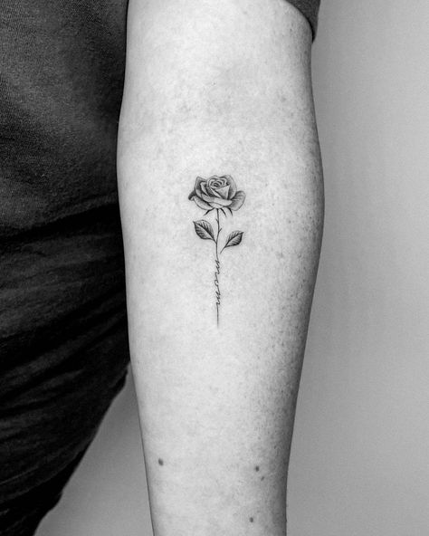 Meaningful Rose Tattoo Ideas | From Classic To Modern Mother Daughter Tattoos Rose, Rose Memorial Tattoo Mom, Rose Mom Tattoo, Single Rose Tattoo Design, Mum Memorial Tattoo, Mom Rose Tattoo, Rose Tattoo Memorial, Memorial Rose Tattoo, Tattoo For Mum