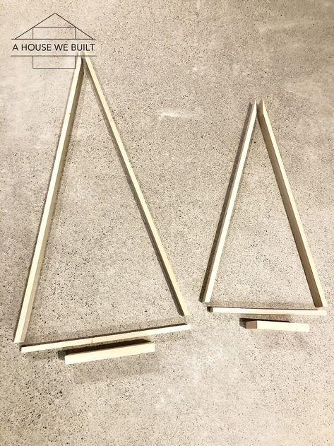 Wooden Xmas Trees Triangle, Diy Triangle Christmas Tree, Triangle Wooden Christmas Trees, Wood Slat Christmas Tree Diy, Wooden Shim Christmas Tree, Christmas Tree Made Out Of Shims, Diy Wood Christmas Tree Plans, Christmas Tree Triangles, Triangle Wood Christmas Trees