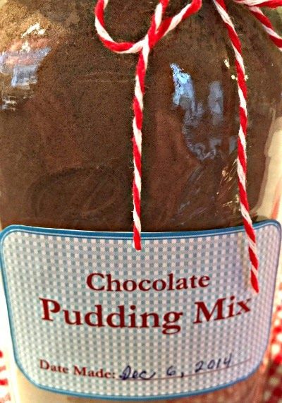 BEST CHOCOLATE PUDDING MIX: The frugal farm girl's DIY ready-made mix series. | Farm Girl Inspirations Jar Food Gifts, Pudding Recipes Homemade, Homemade Toothpaste Recipe, Mason Jar Recipe, Homemade Dry Mixes, Homemade Chocolate Pudding, Homemade Toothpaste, Homemade Spice Mix, Dry Mixes