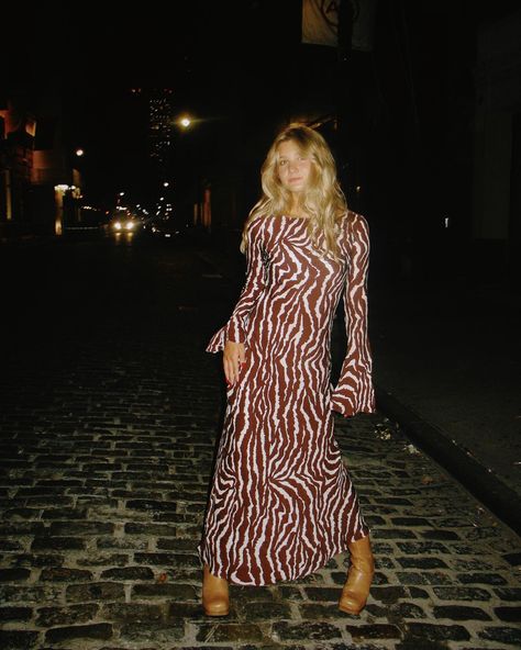 Realisation Par Zebra Dress, Realisation Par Gia Dress, Zebra Dress Outfit, Realisation Par Dress, Gia Dress, Realisation Par, Dresses With Cowboy Boots, Zebra Dress, Winter Dress Outfits