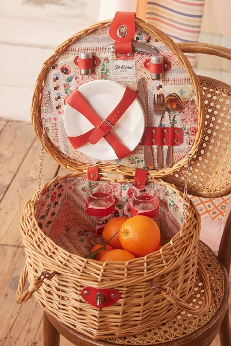 Designed in a unique heart shape, the basket is crafted from traditional willow and lined with our beautiful hand-drawn Patchwork print in 100% organic cotton. This decadent hamper includes glass wine goblets, china plates and stainless steel cutlery to make it even more special, plus a very handy cork screw and condiment pots. A coordinating patchwork picnic blanket in coated cotton canvas is also available separately as the finishing touch to this special set, perfect for spending long sunny a Cork Screw, Patchwork Heart, Picnic Date, Picnic Set, Perfect Picnic, Patchwork Print, Stainless Steel Cutlery, China Plates, Wine Goblets