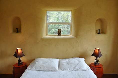 Windows and nooks - straw bale American Clay Plaster, Tinta Natural, Straw Bale House, Tiny House Blog, Mud House, Straw Bale, Straw Bales, Clay Houses, Cob House