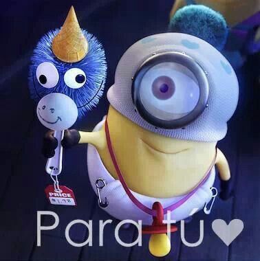 Aww...Para tú. Minion Rock, Minion Meme, Minion Baby, Minion Rush, 3 Minions, Yellow Guy, Minion Pictures, Minions Love, Cute Minions