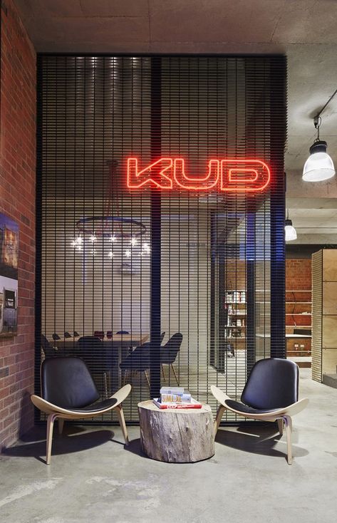 KUD STUDIO / Kavellaris Urban Design Commercial And Office Architecture, Office Images, Gym Interior, Industrial Interior Design, Casa Vintage, Industrial Interiors, Lobby Design, Sopot, Workplace Design