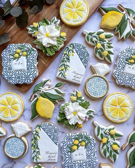 Lemon Themed Bridal Shower, Bridal Shower Cookies, Deco Rose, Sugar Cookie Designs, Fancy Cookies, Lemon Cookies, Iced Cookies, Wedding Cookies, Cute Cookies