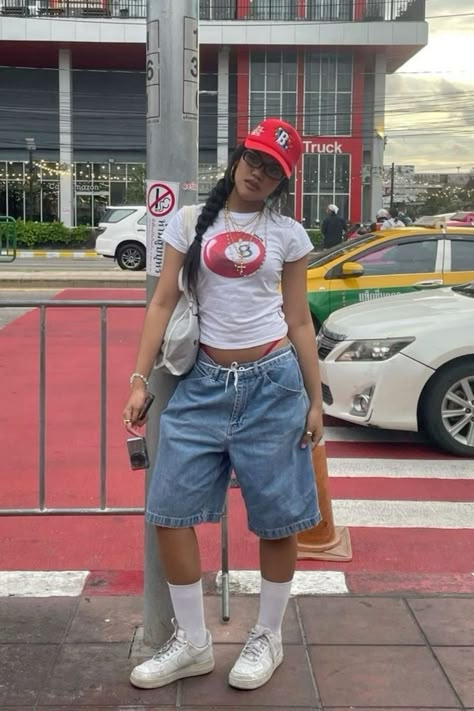 Girl Streetwear Outfit, Asian Streetwear Fashion, Streetwear Fashion Summer, Outfit Inspo Women, Jorts Outfit, Vintage Baby Tee, Streetwear Summer Outfits, Cute Fashion Style, Girl Streetwear