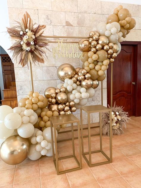 Retirement Decor, 14th Birthday Cakes, Christmas Balloon Decorations, 21st Bday Ideas, Graduation Party Diy, Prom Decor, Christmas Balloons, 14th Birthday, Venue Decor