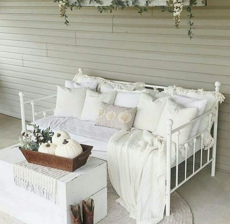 Day Bed Metal Frame, White Metal Daybed Room Ideas, Day Bed On Porch, Day Bed Front Porch, Couch Bed Frame, Metal Day Bed Decor Ideas, Daybed As Couch Living Room Metal, Metal Daybed Styling Ideas, White Daybed Room Ideas