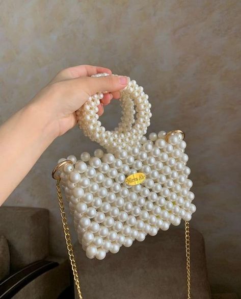 Pearl Handbag, Hand Beaded Bag, Crystal Handbag, Sac Diy, Bead Weaving Tutorials, Bead Embroidery Tutorial, Diy Bags Patterns, Couture Embroidery, Beaded Evening Bags