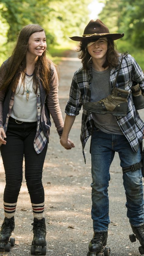 Carl Costume, Carl E Enid, Tha Walking Dead, Carl And Enid, Walking Dead Wallpaper, Katelyn Nacon, Maggie Greene, Chandler Riggs, Fear The Walking