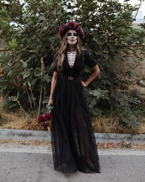 Catrina Dress, Mexican Halloween Costume, Catrina Costume, Outfit Mexicano, Mexican Halloween, Halloweenský Makeup, Halloween Makeup Diy, Diy Kostüm, Cute Couple Halloween Costumes