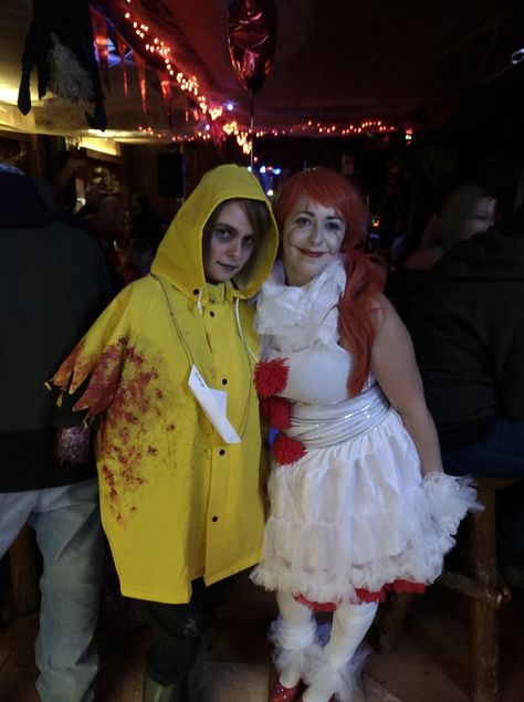 Georgie Pennywise Costume, Pennywise Couple Costume, Pennywise And Georgie Costume Couple, Pennywise And Georgie Costume, Georgie Pennywise, Georgie Costume, Pennywise And Georgie, Couple Costumes, Creative Costumes