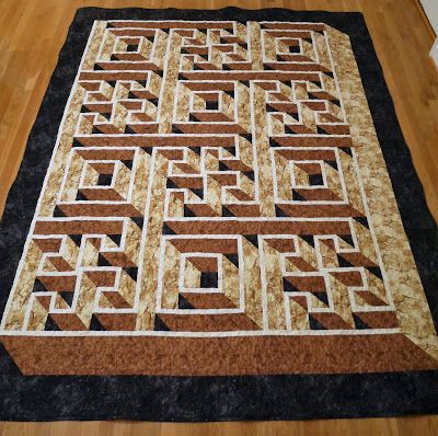 darlaville: Labyrinth Walk quilt completely finished Labrynth Quilt Pattern, Labyrinth Walk, Puzzle Quilt, 3d Quilts, Geometric Quilt, Fiber Art Quilts, Optical Illusions Art, Quilt Square Patterns, Colorful Quilts