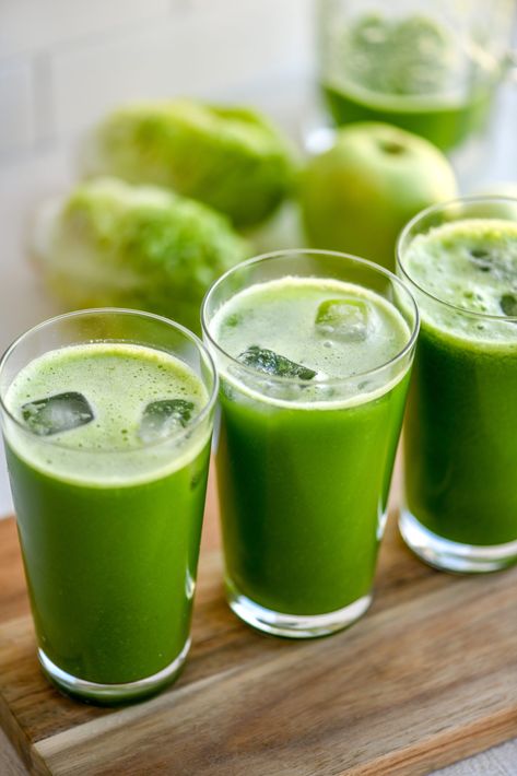 This easy green juice recipe is ready in just a few minutes, super healthy, and an excellent way to add more greens to your life. Purple Juice Recipe, Easy Green Juice Recipe, Green Juice Recipe, Creamy Mushroom Pasta, Cold Press Juicer, Green Juice Recipes, Beet Juice, Vegan Cookbook, Juice Recipe