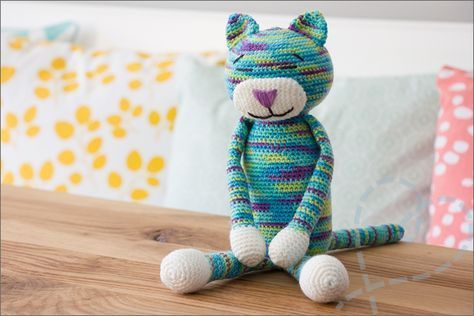 Kat Haken, Crochet Toys Free Patterns, Crochet Toys Free, Granny Square Crochet Pattern, Crochet Cat, Doll Making, Crochet Toys, Granny Square, Free Pattern