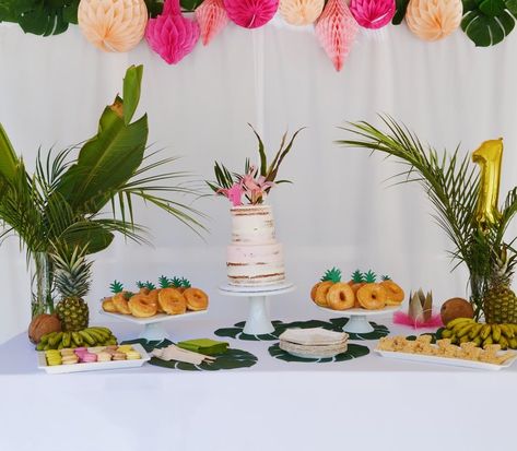 Luau Cake Table, Tropical Party Cake, Hawaiian Party Cake, Tropical First Birthday, Tropical Birthday Cake, Camila Belle, Tropical Cake, Happy First Day Of Fall, Party Cake Table