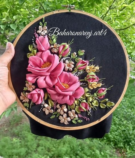 Sulam Pita, Silk Ribbon Embroidery Tutorial, Sulaman Pita, Silk Ribbon Embroidery Patterns, Ribbon Embroidery Kit, Ribbon Embroidery Tutorial, Satin Ribbon Flowers, Designing Ideas, Embroidery Tutorial