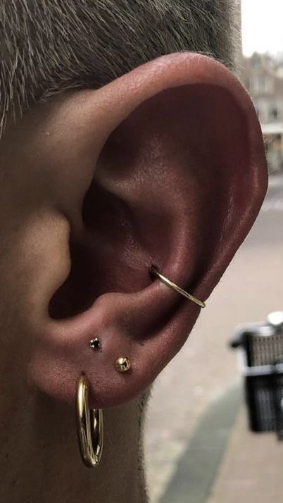 Conch Piercing Men, Men Gold Earrings, Ear Piercings Men, Men's Piercings Ears, Ear Piercings Earrings, Guys Ear Piercings, Piercings Earrings, Men's Piercings, Cool Ear Piercings