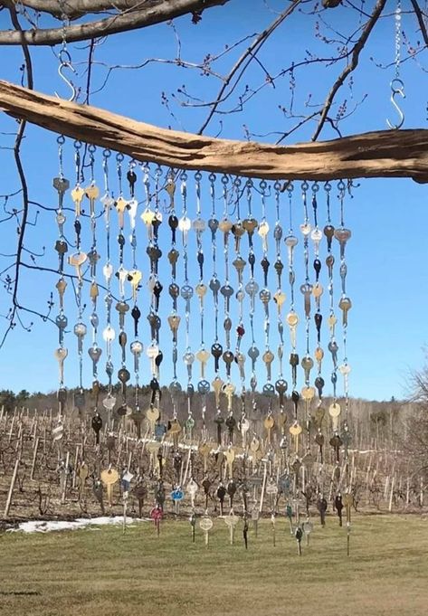 Diy Windchime, Old Key Crafts, Windchimes Diy, Crystal Suncatchers Diy, Key Diy, Key Crafts, Wind Chimes Craft, Blowin' In The Wind, Old Keys