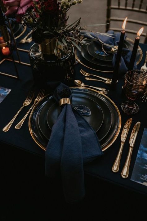 Velvet Blue Wedding, Velvet Napkins, Dark Romantic Wedding, Gothic Wedding Theme, Dark Wedding Theme, Dark Blue Wedding, Celestial Boho, Boho Celestial, Black Cutlery