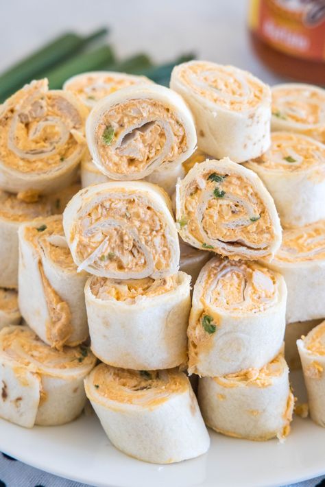 Buffalo chicken pinwheels are a quick and easy appetizer packed with bold Buffalo flavor. Roll up the spicy chicken filling, chill, and slice! Pinwheel Appetizer, Buffalo Chicken Pinwheels, Buffalo Chicken Rolls, Simply Happy Foodie, Chicken Pinwheels, Tortilla Pinwheels, Easy Buffalo Chicken, Buffalo Chicken Wraps, Pinwheel Appetizers