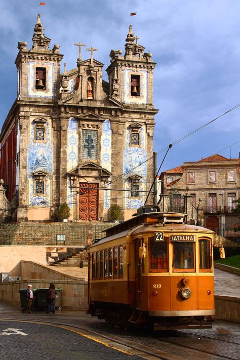 Portugal’s second biggest city, Porto, is a very popular tourist destination located in the North of Portugal. There are many amazing things to do in Porto, from tasting the local port wine to strolling through the UNESCO World Heritage City Center. The city is a perfect blend of history, culture, and natural beauty. With its iconic tiled buildings, lively streets, and famous bridges, Porto is a city that stands out from the rest. There is just no shortage of great things to do in Porto. Portuguese Culture, Voyage Europe, Portugal Travel, Spain And Portugal, Porto Portugal, Lisbon Portugal, Places Around The World, Dream Vacations, Lisbon