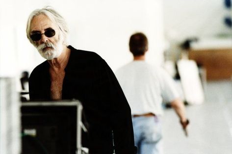 On the set of Michael Haneke’s ‘Cache’ (2005) Michael Haneke, Movie Maker, Film Director, Cinematography, Fashion Photo, Filmmaking, Behind The Scenes, Actors, Human