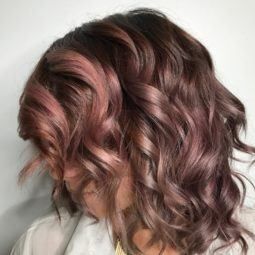 61 Trendy Caramel Highlights Looks For Light and Dark Brown Hair (2020 Update) Chocolate Mauve Hair, Red Lipstick Looks, Long Layered Haircuts, Stunning Makeup, Hot Hair Styles, Eye Makeup Tips, New Trend, Bad Hair Day, Long Hair Cuts