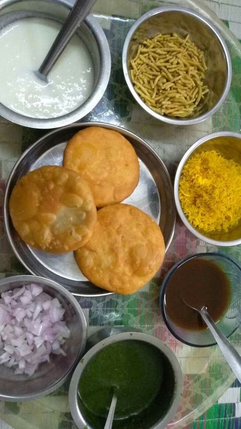 Kachori Snap, Pancakes Snap, Naan Recipe, Ganpati Decoration Design, Ganpati Decoration, Homemade Pancakes, Snap Food, Homemade Food, Food Snapchat