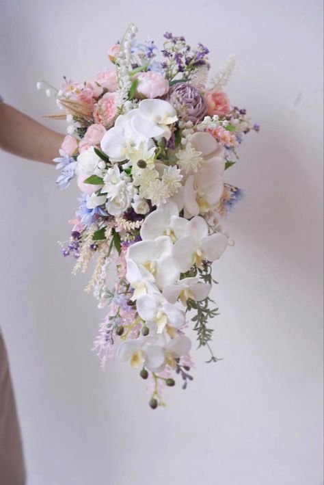 White Wisteria Bouquet, Wisteria Bridal Bouquet, Wisteria Bouquet Wedding, Bridal Bouquet With Orchids, Gem Tones Wedding, Cinderella Photo, Orchid Bouquet Wedding, Wisteria Wedding, Small Wedding Bouquets