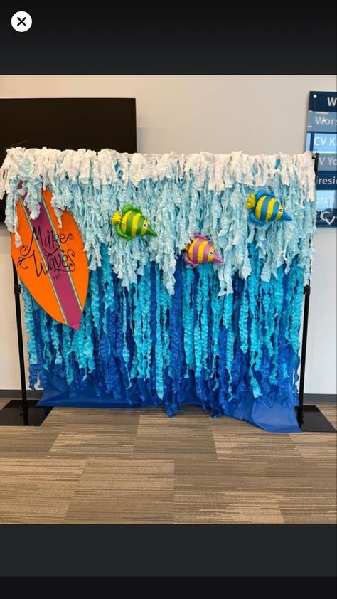 Ocean Themed Parade Float, Luau Float Parade, Ocean Parade Float, Beach Floats Parade, Beach Theme Parade Float Ideas, Hawaiian Theme Parade Float, End Of Year Party Decorations, Luau Party Photo Backdrop, Diy Ocean Backdrop