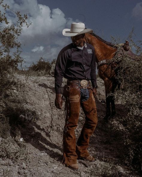 Black Cowboy Art, Black Man Cowboy Outfit, Concrete Cowboy, Aesthetic Cowboy Outfit Men, Black Cowboy Outfit, Black Cowboy Photoshoot, Black Cowboy Aesthetic, Cowboy Inspired Outfit, Cowboy Core