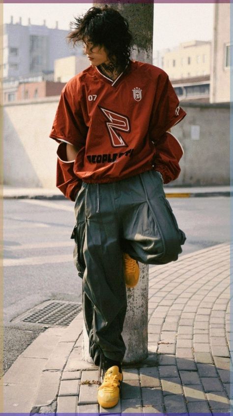 Swag Fits Men, Male Kpop Idol Fashion, Men Outfits Ideas Street, 90s Street Style Men, Male Outfit Reference, Male Clothing Ideas, Pose Reference Men, Street Wear Aesthetic Men, Outfit Inspo Male